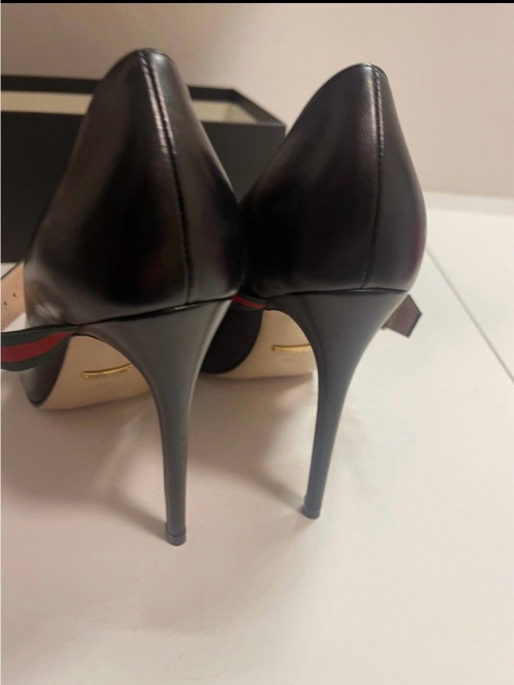 Gucci Black Leather Pointed-Toe High Heels with Signature Web Strap - Picture 7 of 12